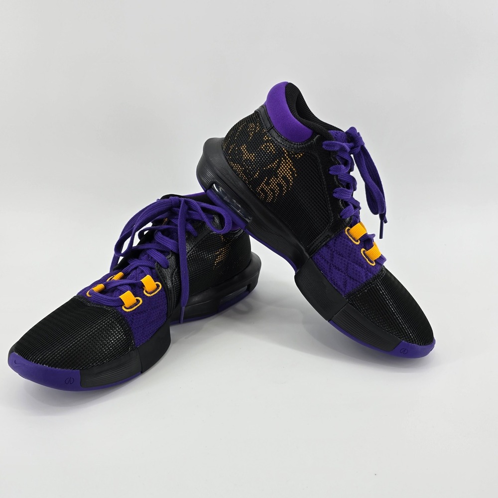 Nike LeBron Witness VIII Basketball Mens Lakers Black Purple Size 8 NWOT